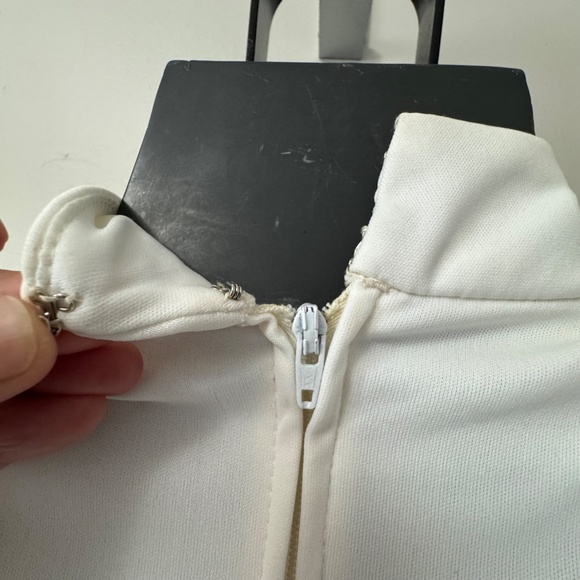 Chic Ivory Wedding Gown with Long Sleeves - Picture 6 of 12